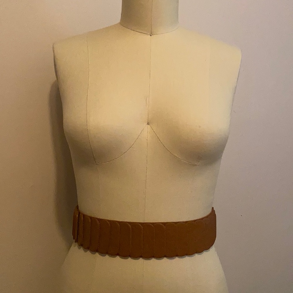 Brown pleated elastic belt